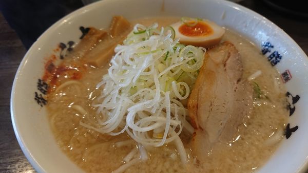 「背油醤油ラーメン（大盛）」@背脂らーめん宮本の写真