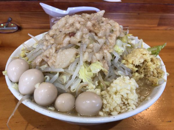「ラーメン小+うずら」@ラーメン 滋悟郎の写真