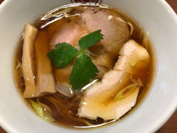 「鶏醤油ラーメン 850円」@らぁ麺とうひちの写真