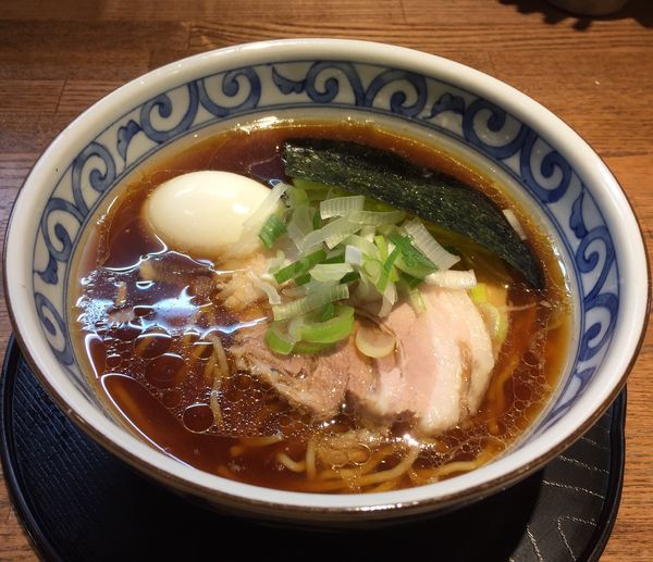 「【限定】名古屋コーチンの中華ソバ(醤油)＋味玉」@らー麺屋 バリバリジョニーの写真