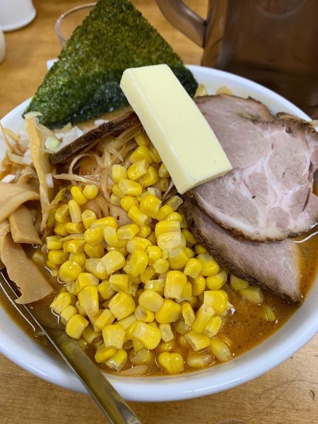 「プレミアムラーメン（味噌オロチョン全部乗せ）1600円」@赤レンガの写真