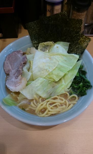 「キャベツラーメン」@横浜家系ラーメン 家家家 石神井公園店の写真