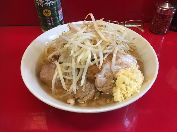 「ラーメン半分」@ラーメン二郎 西台駅前店の写真