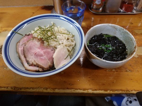 「「期間限定」塩つけ麺+せりと三つ葉+岩海苔」@口樂の写真