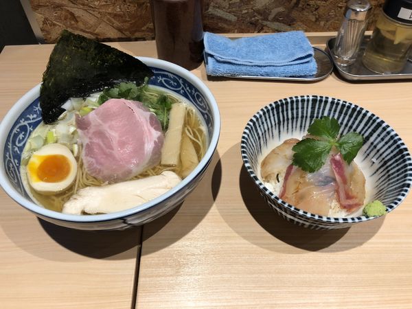 「白醤油煮干しラーメン」@寿製麺 よしかわ 西台駅前店の写真