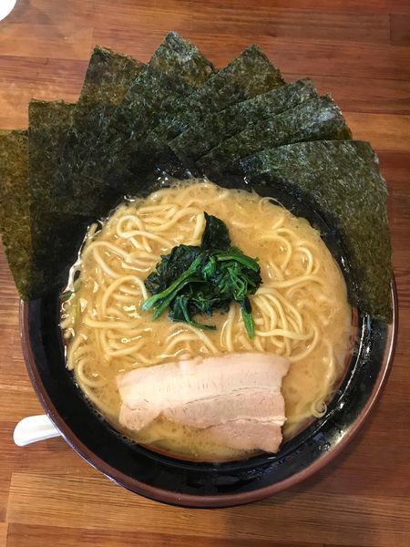 「豚骨醤油ラーメン(大盛)+のり増し」@横浜家系ラーメン きがる家 みよし店の写真