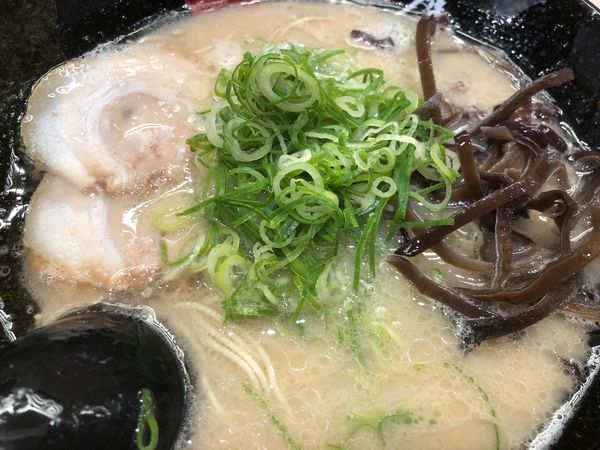 「ラーメン＋替え玉」@博多禿鷹の写真