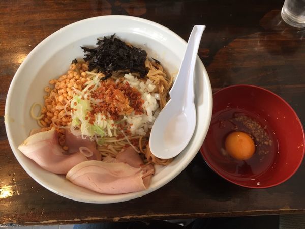 「G(鶏白湯ニンニクポタージュまぜそば)＋生卵」@濃麺 海月の写真