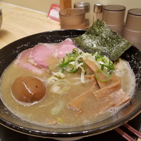 「ドリニボ白湯ラーメン」@麺屋あらき 竈の番人の写真