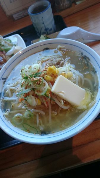 「しおバターラーメン   650円」@宝来の写真