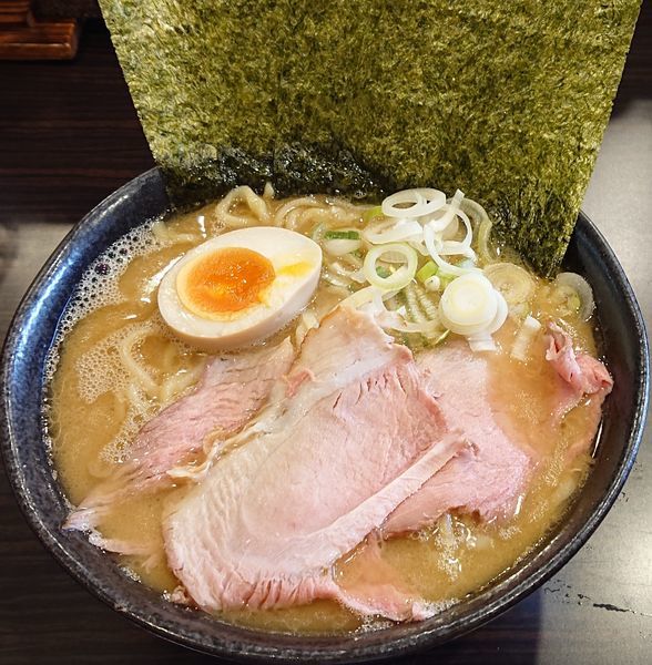 「横道ラーメン大盛 900 ※麺=太麺 ※麺の硬さ=普通」@横道の写真