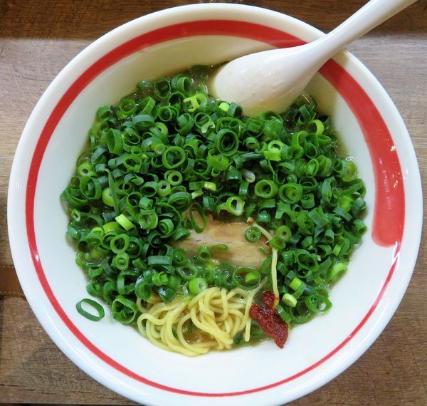 「定番ねぎラーメン（880円）」@和歌山ラーメン まる岡の写真