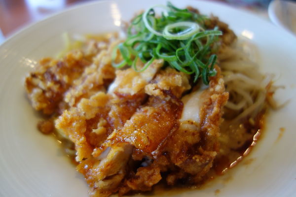 「さっくり鶏パイコーの汁なし花椒担担麺749 税抜期間限定」@バーミヤン 野田七光台店の写真