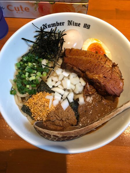 「贅沢油そば」@麺Dining Number Nine 09の写真