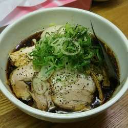 ポークホルモンブラック中華そば （￥950）