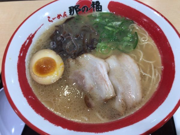 「那の国 とんこつラーメン 750円」@那の福 東名上り富士川SA店の写真