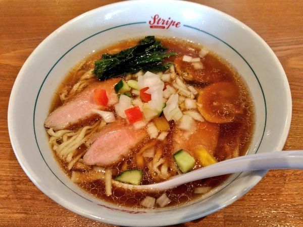 「5周年記念限定 鴨と貝の乱切り中華そば」@ストライプ ヌードルズの写真