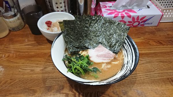 「ラーメン海苔増」@家系らーめん 丸武家の写真