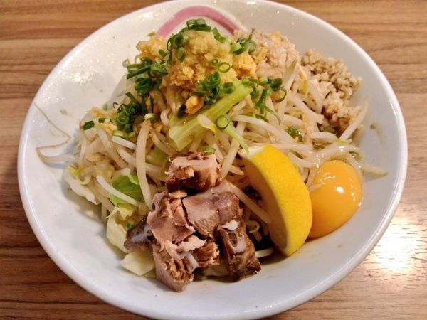 「春限定 ガッツリ香味油そば」@琉球島豚 麺屋なりよしの写真