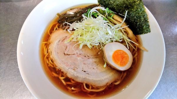 「きまぐれ限定 鶏だしとやさしい煮干しの醤油そば」@麺屋 シロサキの写真