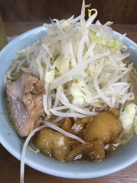 「ラーメン、ヤサイ、アブラ」@ラーメン二郎 池袋東口店の写真