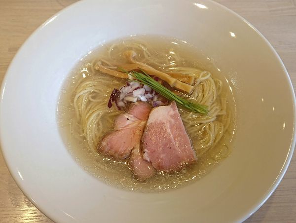 「宍道湖しじみ中華蕎麦＜塩＞」@宍道湖しじみ中華蕎麦 琥珀 東京本店の写真