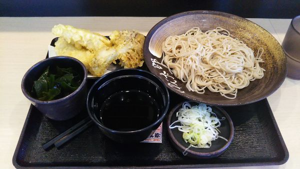 「とり舞茸天そば、三陸わかめ（クーポン）」@ゆで太郎 谷田部店の写真