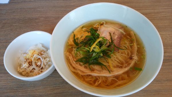 「塩そば￥800-＋鶏ガーリックバター丼￥50-」@中華そば 和渦 TOKYOの写真