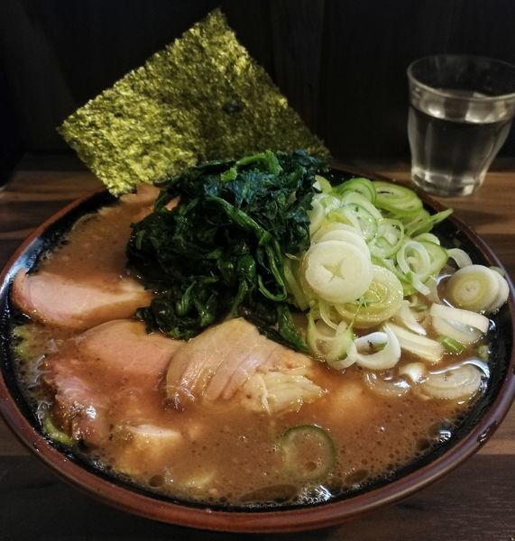「チャーシュー麺､丸ねぎ」@神田ラーメン わいず 神田本店の写真