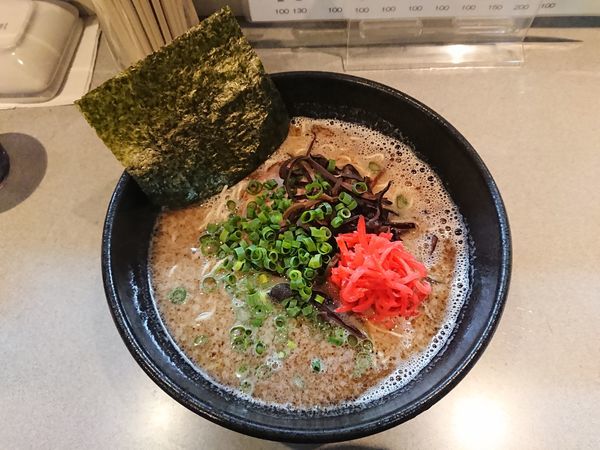 「黒豚骨らーめん 680円」@麺屋 はちまるの写真