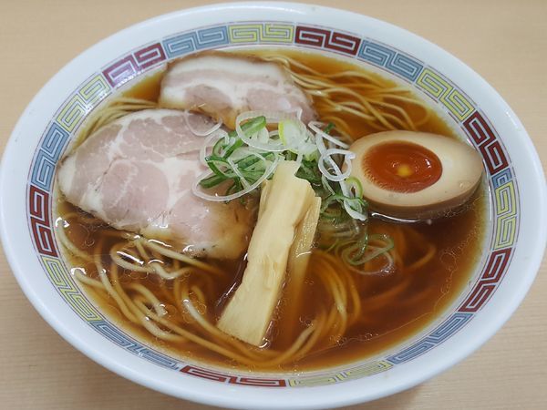 「昔ながらのらーめん 濃口醤油 ￥780」@煮干鰮らーめん 圓の写真