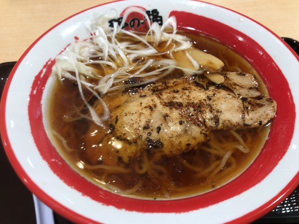 「那の福 静岡県産炙り豚醤油ラーメン 950円」@那の福 東名上り富士川SA店の写真