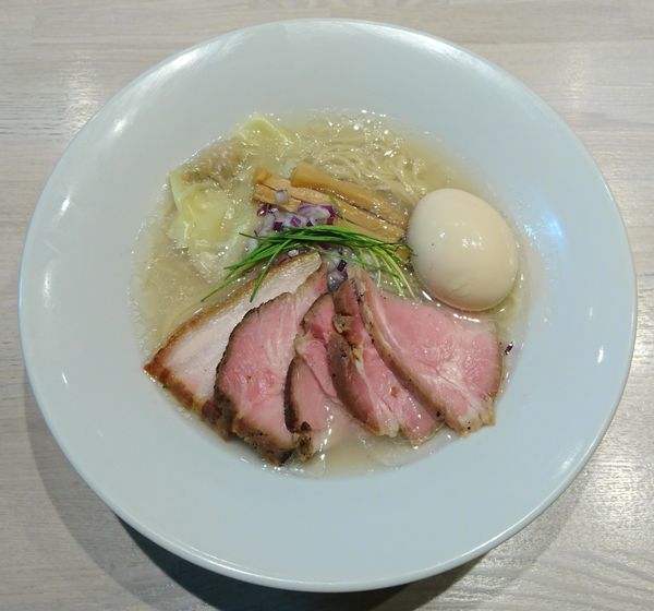 「特製中華蕎麦＜塩＞」@宍道湖しじみ中華蕎麦 琥珀 東京本店の写真