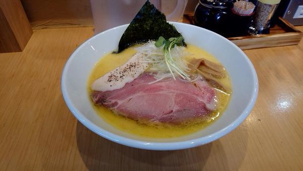 「鶏白湯らーめん(塩)大盛り900円」@麺屋774の写真