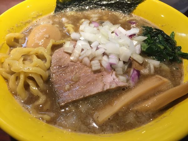 「味玉煮干らーめん 醤油 煮干し濃いめ（900円）」@らーめん 惠本将裕の写真