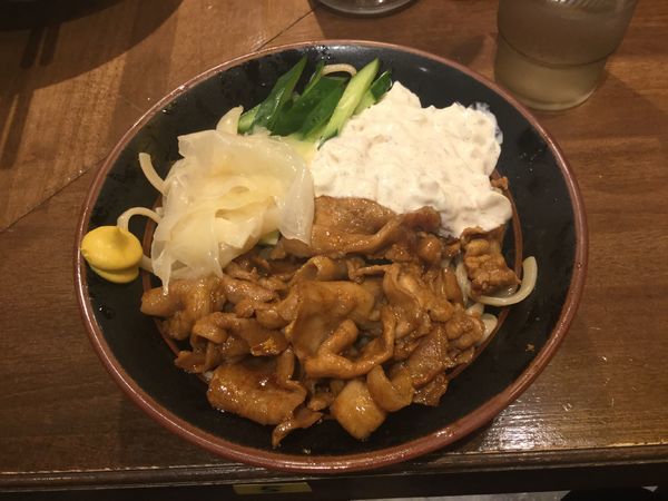 「凄い冷やし中華(¥950)」@立川マシマシ OGKB店の写真