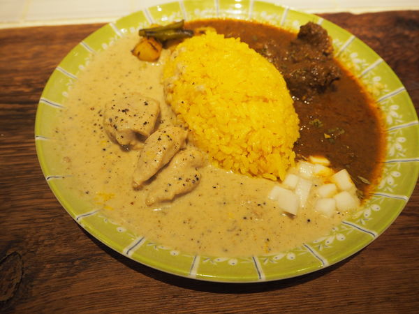 「あいがけカレー（ココナッツチキン×マトン）」@マガリヤナガシマの写真