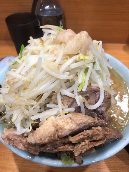 「小ラーメン750円ヤサイアブラ増しニンニク少し タマネギタマゴ1」@ラーメン二郎 八王子野猿街道店2の写真