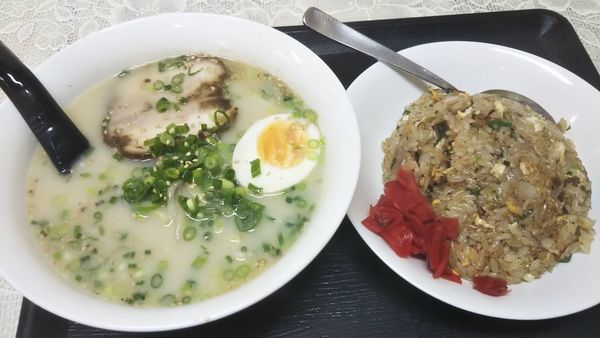 「半ラーメン+半焼き飯」@御食事処 のぎくの写真