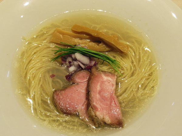 「宍道湖しじみ中華蕎麦（塩）（800円）」@宍道湖しじみ中華蕎麦 琥珀 東京本店の写真
