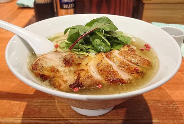 「豆便り（焼きそら豆しおらーめん）」@麺屋 六感堂 Rock'anDoの写真