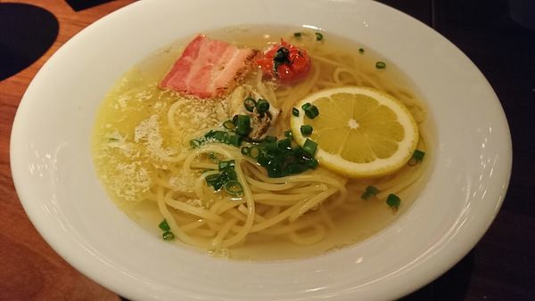 「オイスターバーの裏メニュー　７００円＋消費税　※」@THE CAVE DE OYSTER TOKYOの写真