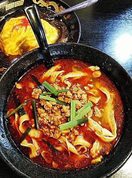 「麻辣刀削麺＋天津飯＋杏仁豆腐 780円のセット」@劉家 西安刀削麺 堀田店の写真