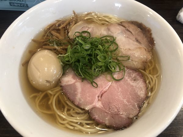 「塩ラーメン+味玉（680+100円）」@かしわぎの写真