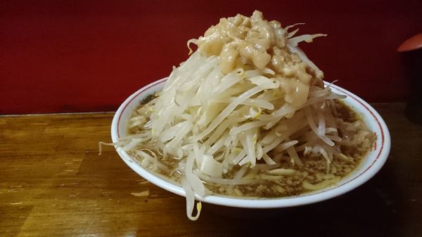 「ラーメン・ヤサイＷ(アブラ)￥８００」@ザ・ラーメンスモールアックスの写真