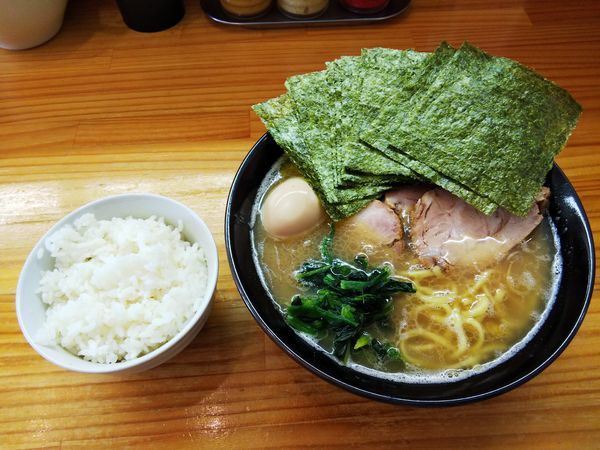 「チャーシュー麺 玉子＋のり増しとライス」@巓の写真