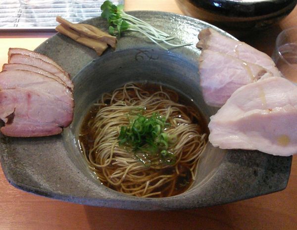 「メロウな醤油拉麺＋チャーシュー　７８０円＋２５０円」@拉麺 成の写真
