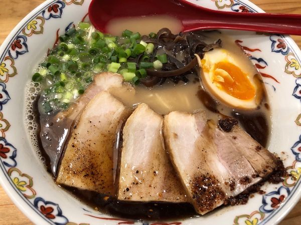 「限定 豚骨らーめん 肉増し 950円」@くじら食堂 nonowa東小金井店の写真