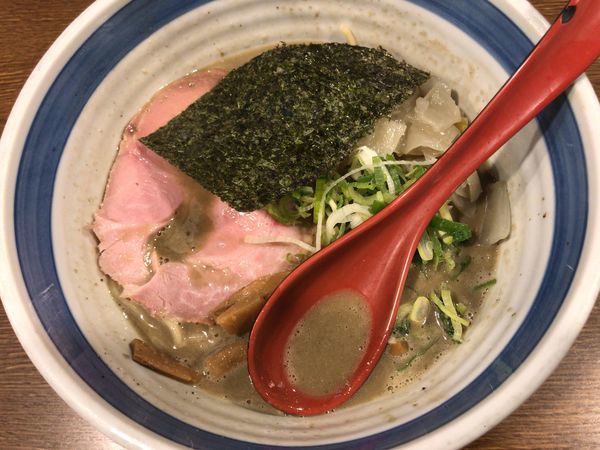 「煮干し濃麺＋替玉」@麺屋あらき 竈の番人外伝の写真