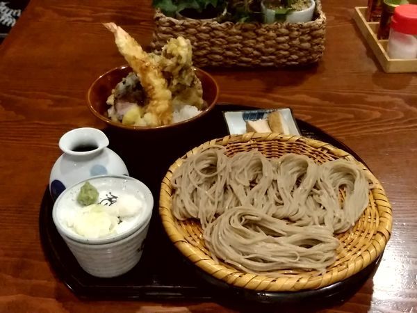 「Ａセット(ざるそば＋野菜天丼エビ付き)1,250円」@そば味処 ぼっちの写真